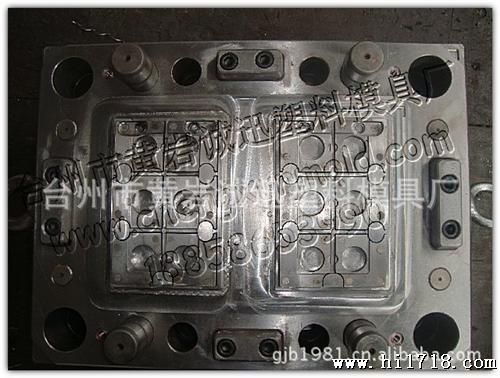 臺州市黃巖誠迅塑料模具廠 蓄電池外殼蓋子模具高清細節圖與材料解析